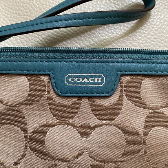Coach Wristlet - Picture 6 of 9